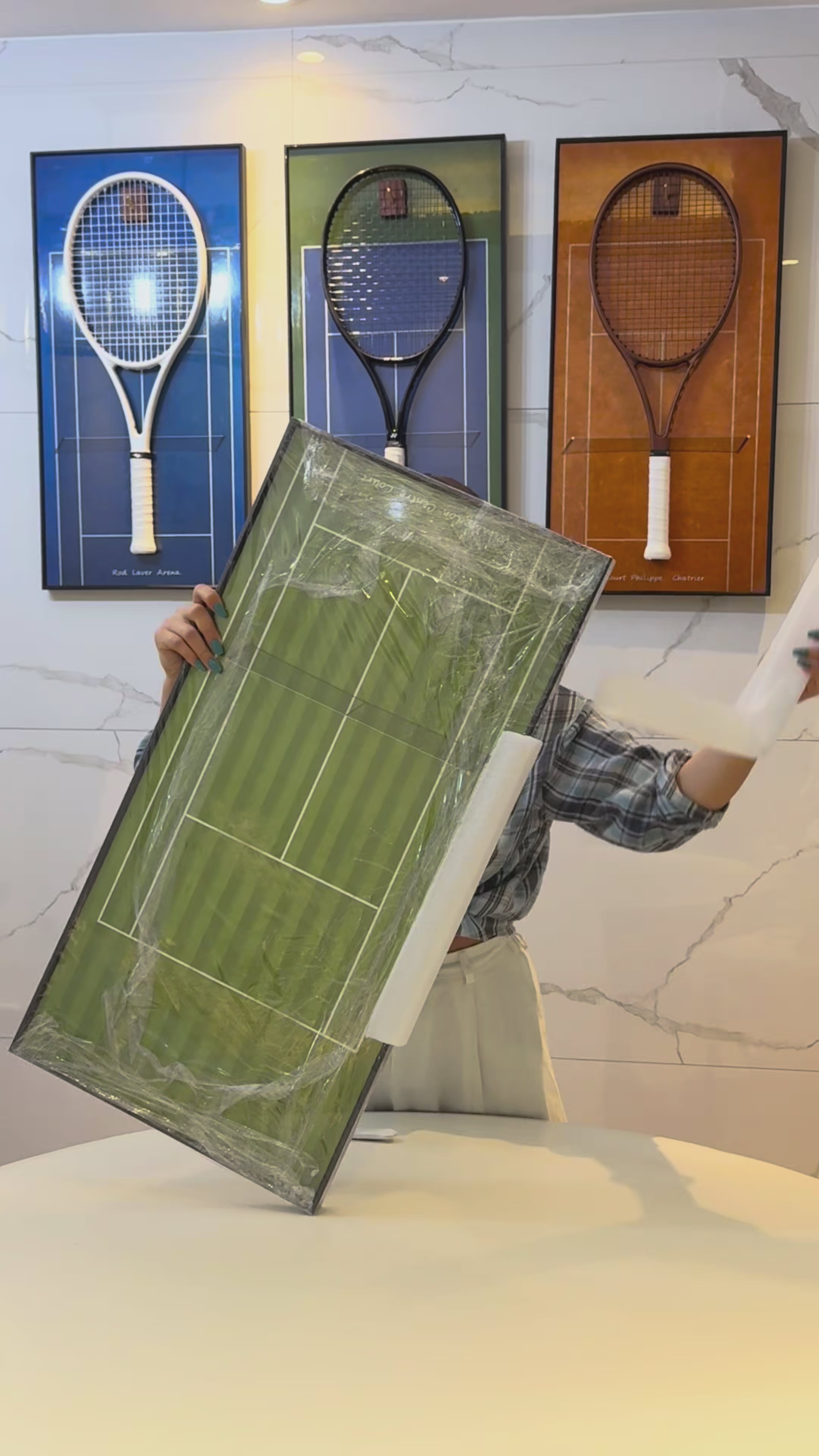 Wimbledon Tennis Tournament Racket Display Frame – Premium Wall Mount Holder & Decor（Excluding the racket）