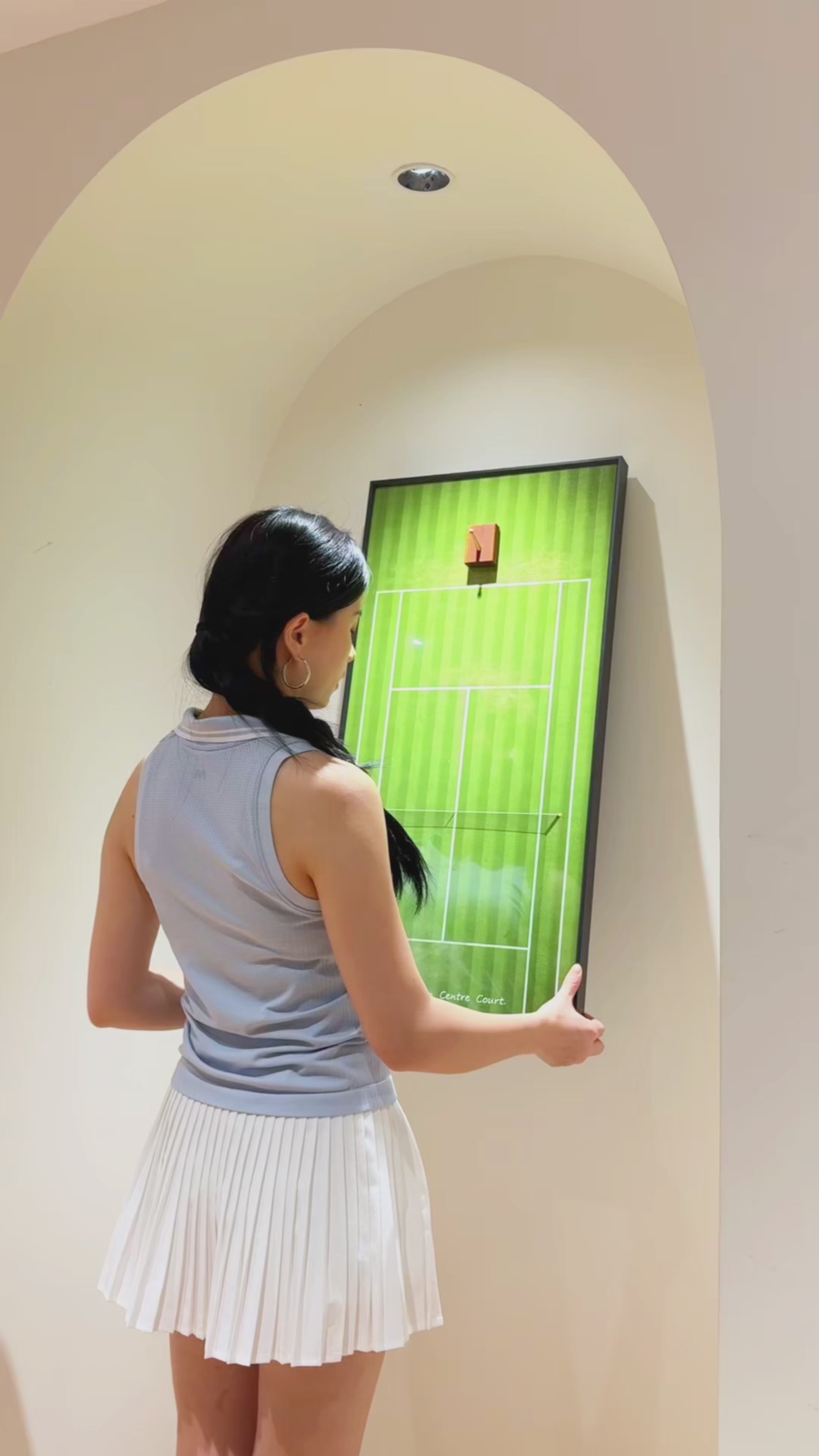 Grass Green Tennis Racket Display Frame – Wall Mount Racquet Holder & Tennis Room Decor（Excluding the racket）