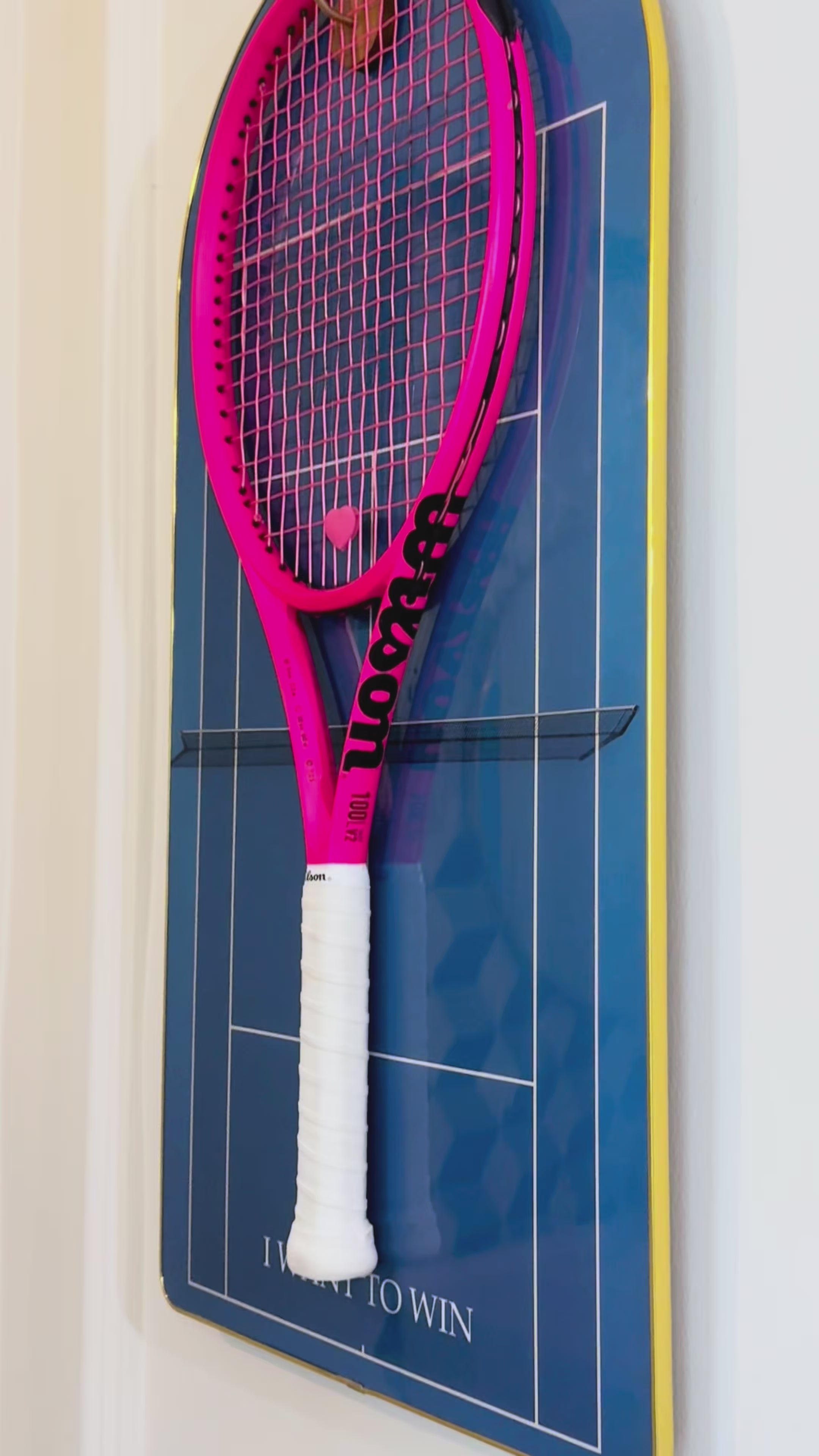 Australian Open Inspired Tennis Racket Wall Mount – Minimalist Display Holder & Storage Frame（Excluding the racket）